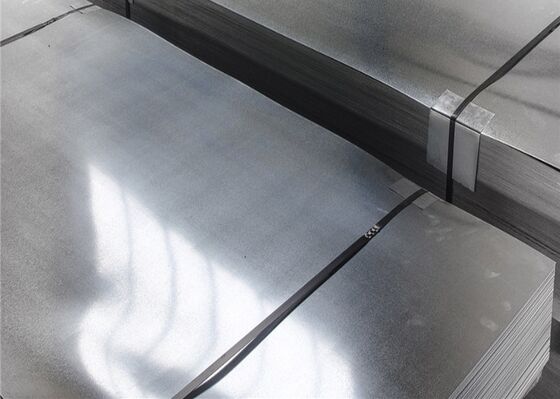 4 x 4 4x8 48 x 48は絶縁材のアルミニウム シート1050 1060熱い冷間圧延された0.1-200mmをめっきする